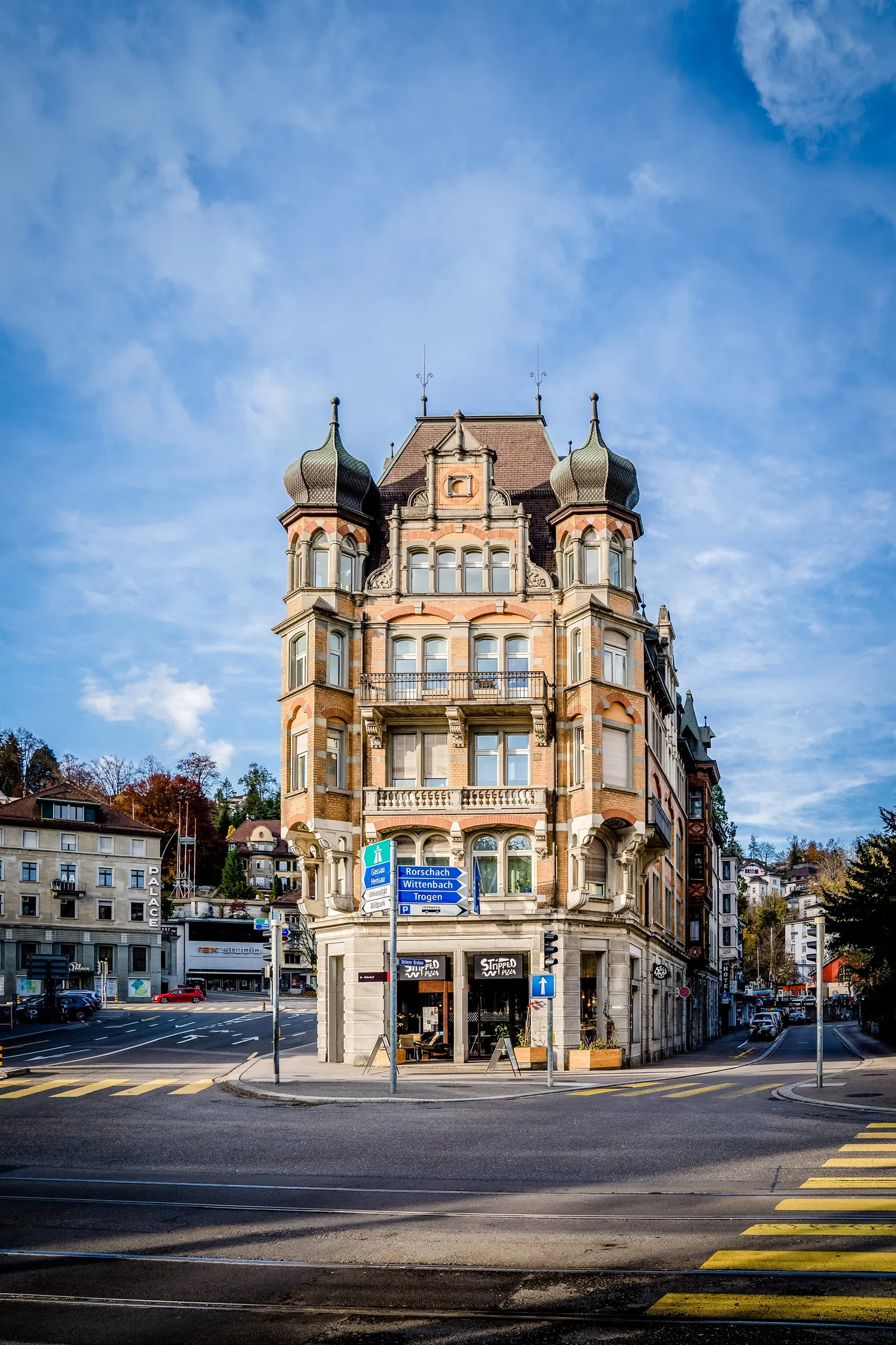 Locali centrali in una proprietà caratteristica - Foto 1 di 8