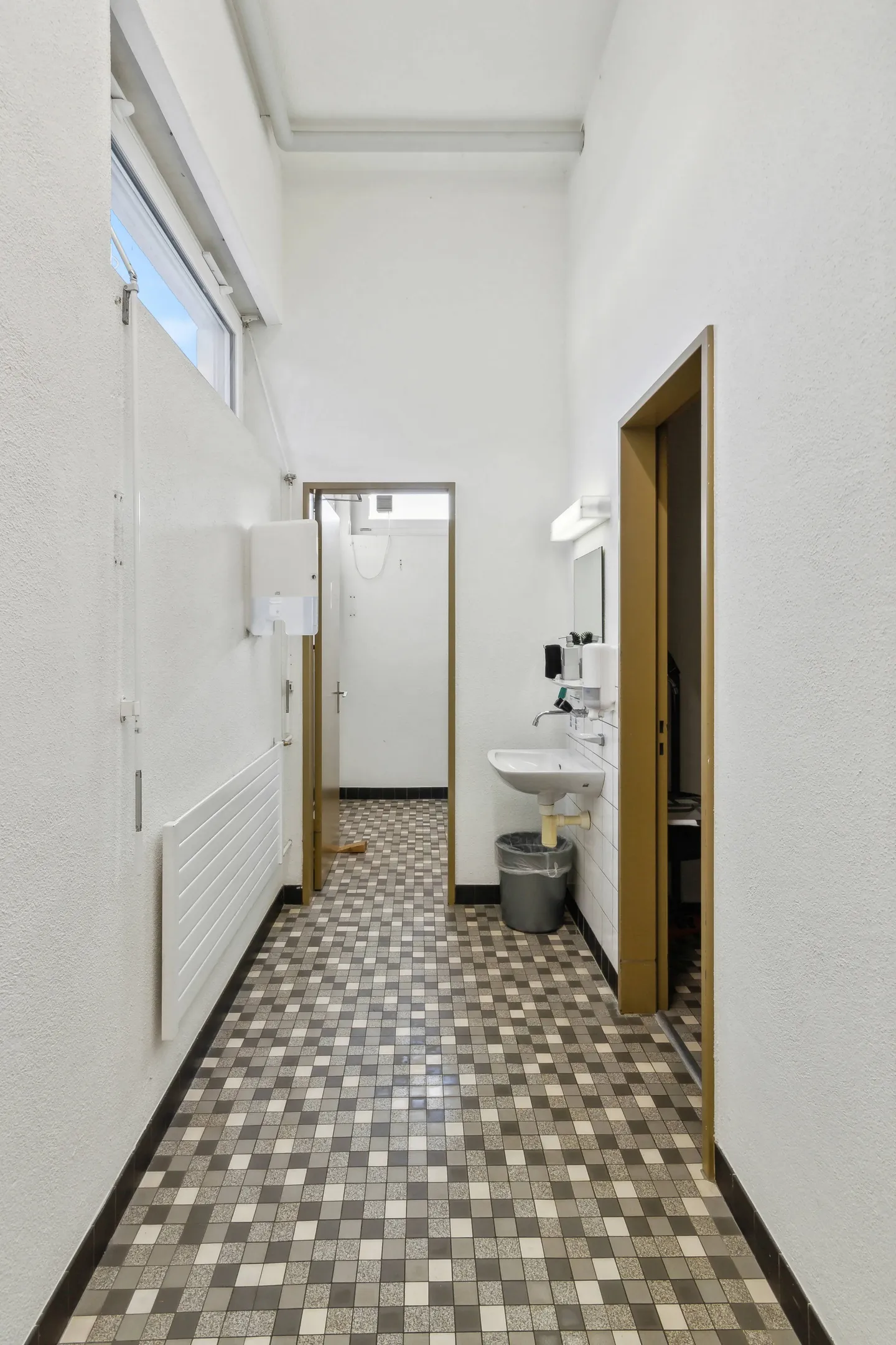 Espace Commercial Spacieux - Photo 8 sur 9