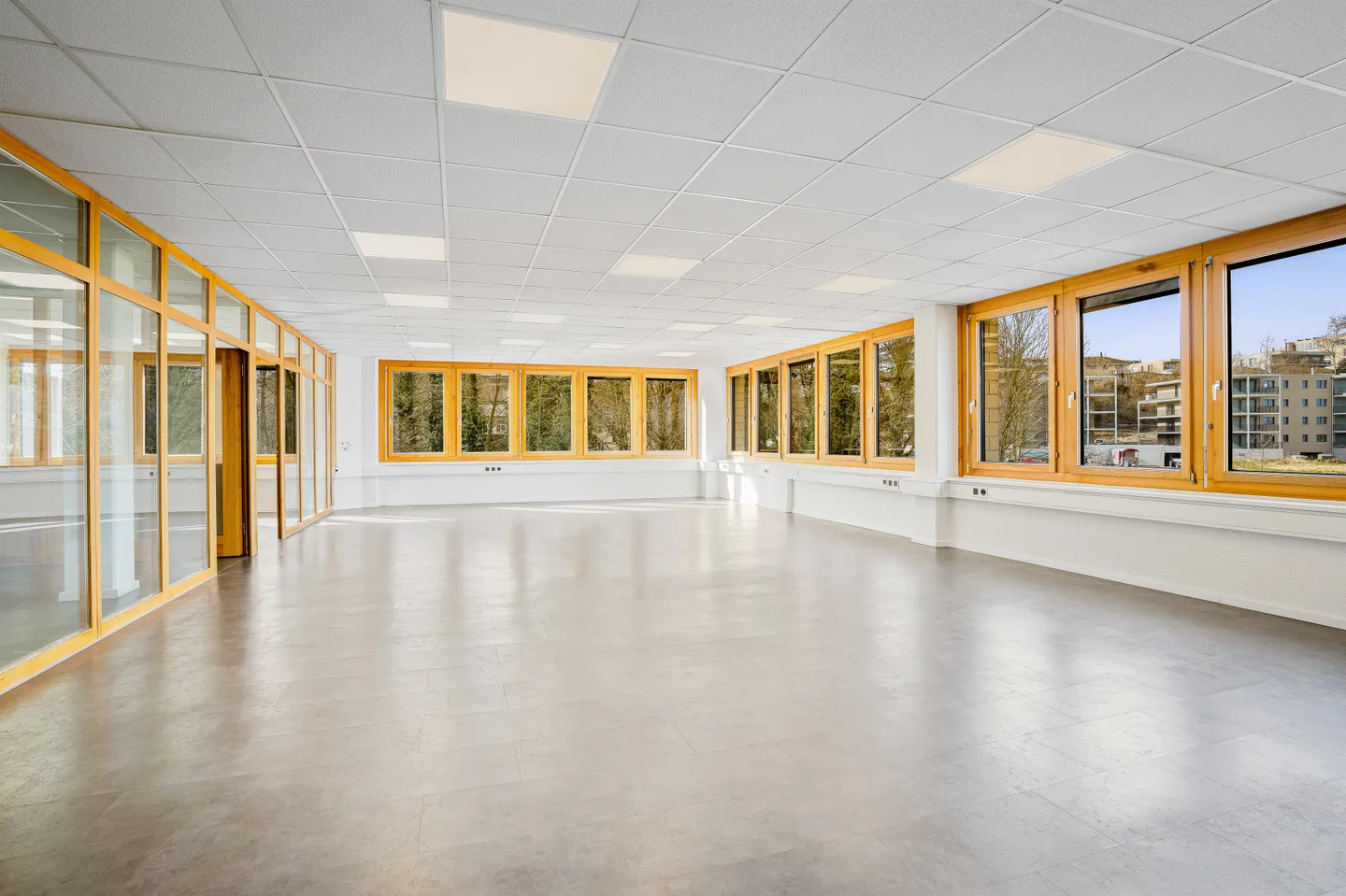 Helle Bürofläche zu vermieten - Foto 1 von 11