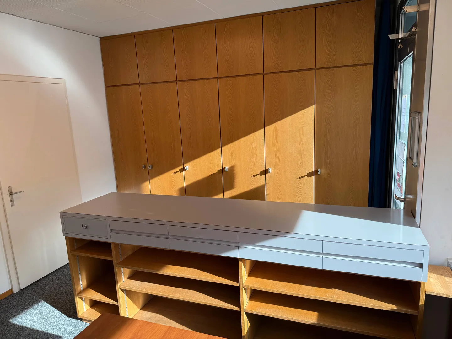 Office space for rent - Photo 5 of 7