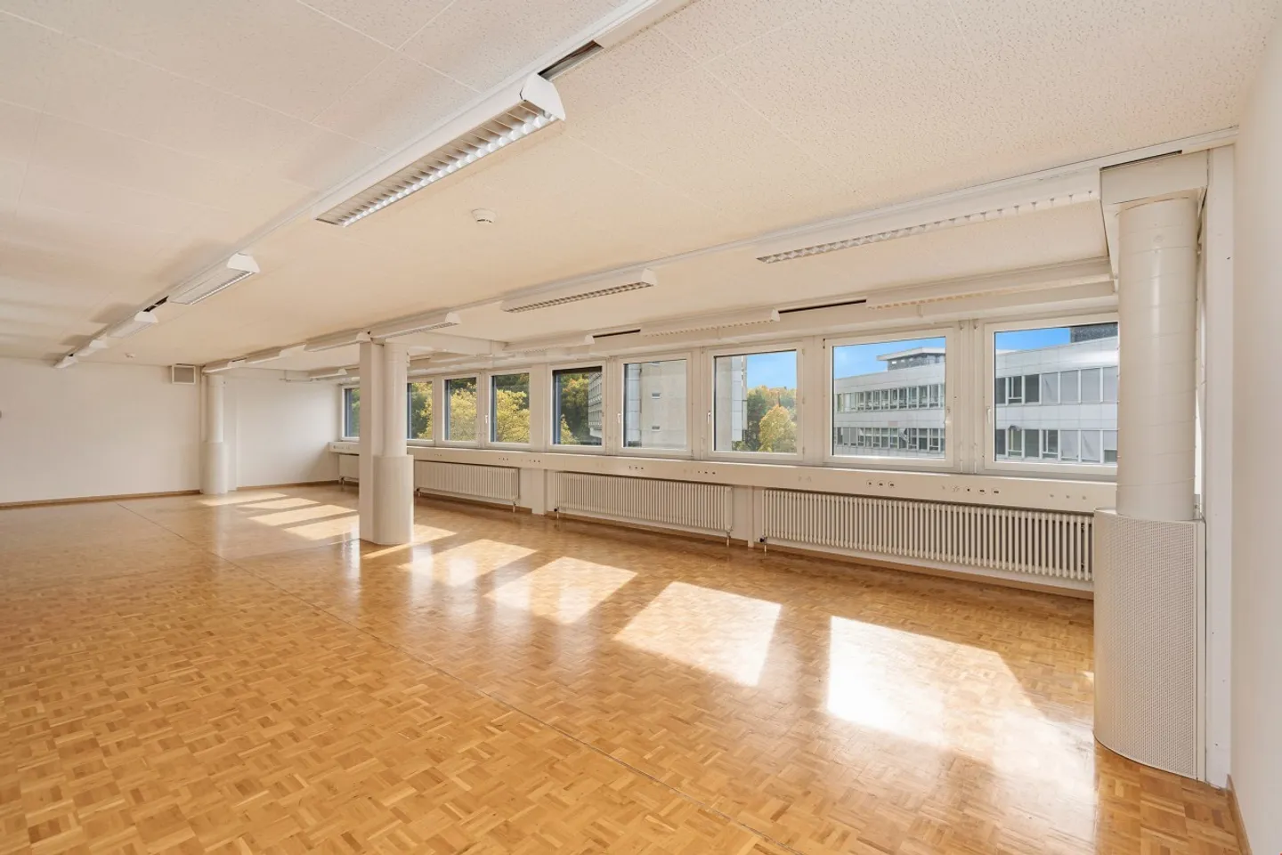 Versatile Business Location for Your Business in Bern - Photo 2 of 7