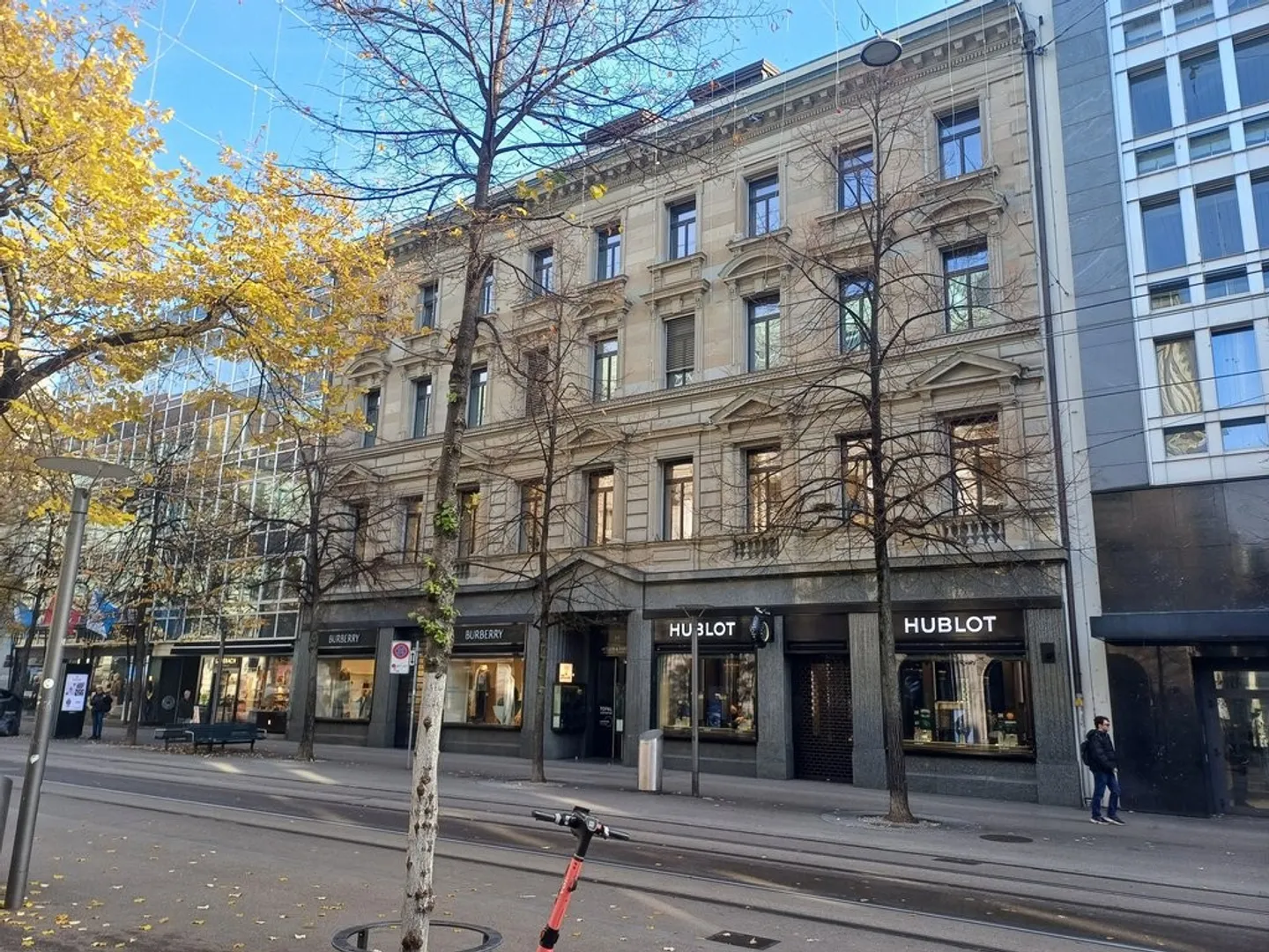 Attractive office space in the heart of Bahnhofstrasse! - Photo 2 of 8
