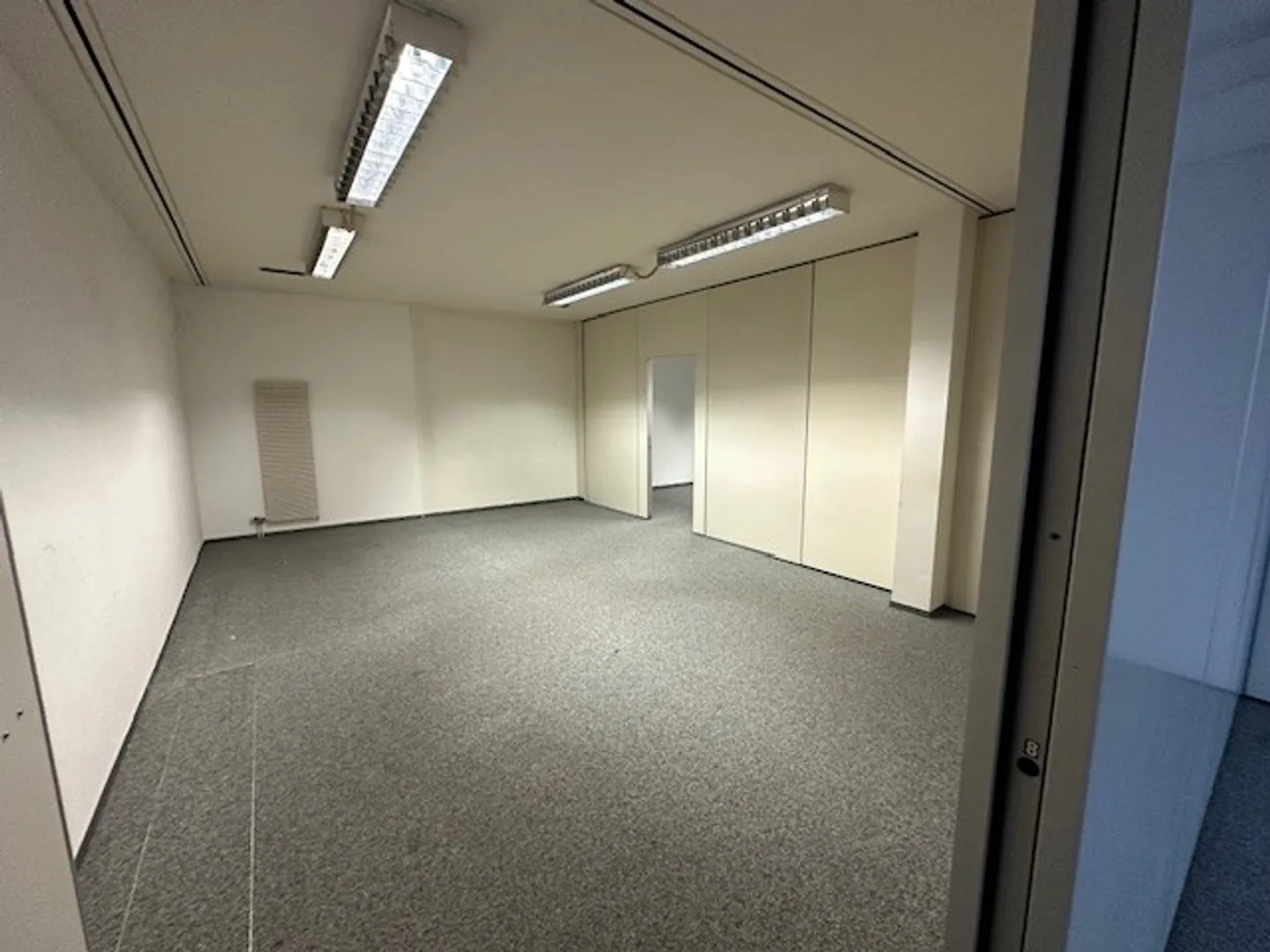 Espace Commercial Contemporain - Photo 5 sur 8