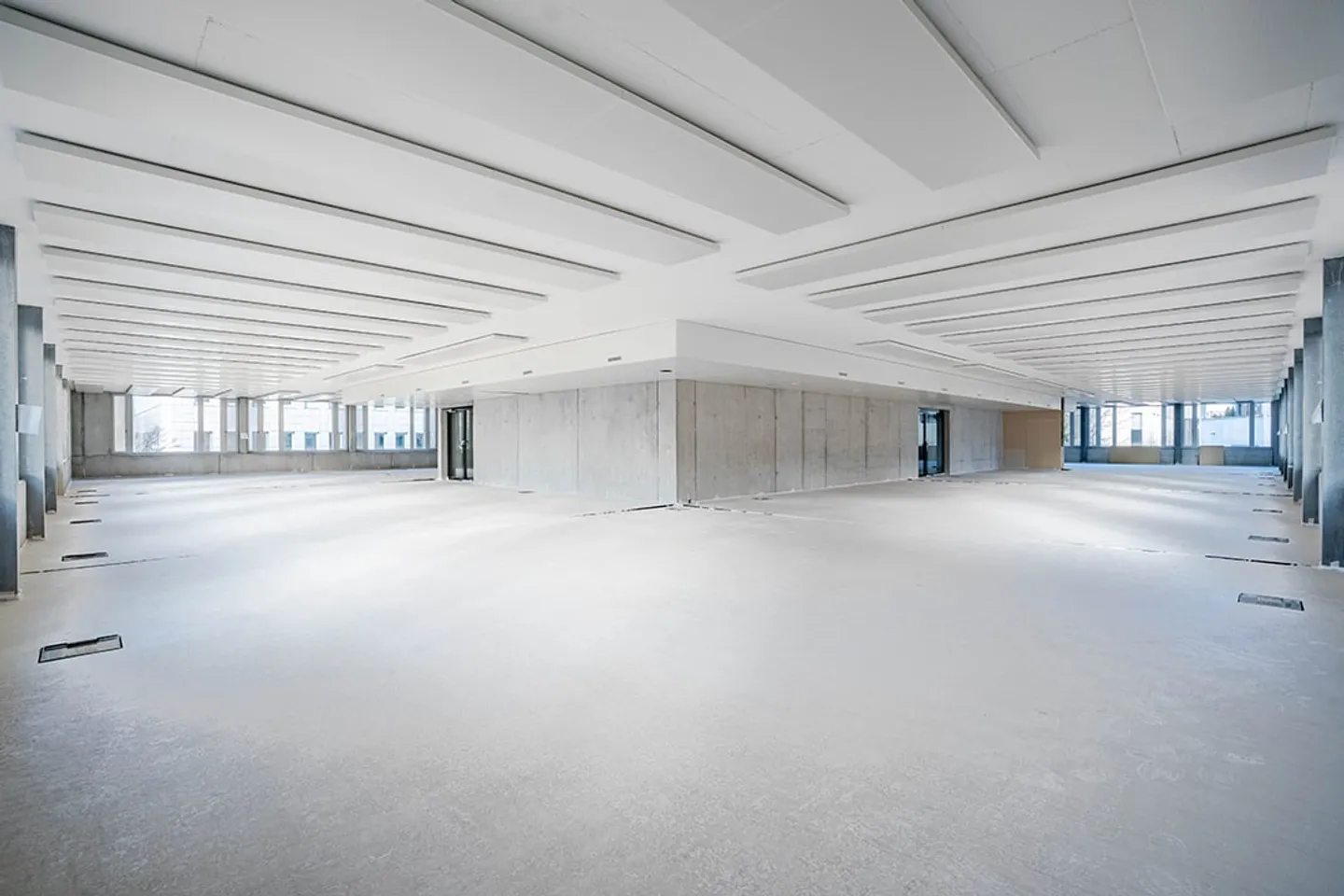Spazio ufficio/commerciale attraente in costruzione grezza - Foto 4 di 9