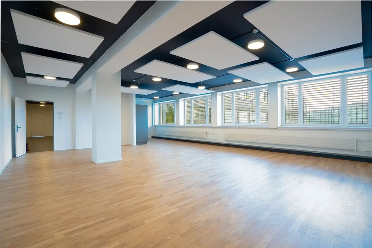 Espace de bureau / commercial dans une zone commerciale et industrielle très fréquentée à Dietlikon - Photo 9 sur 9