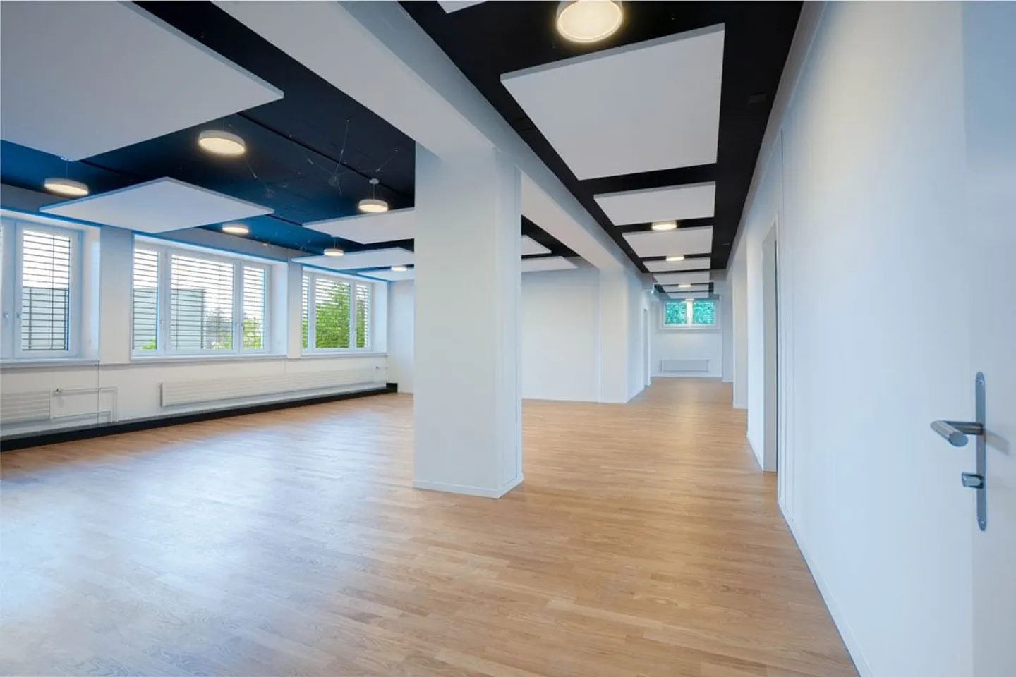 Espace de bureau / commercial dans une zone commerciale et industrielle très fréquentée à Dietlikon - Photo 6 sur 9