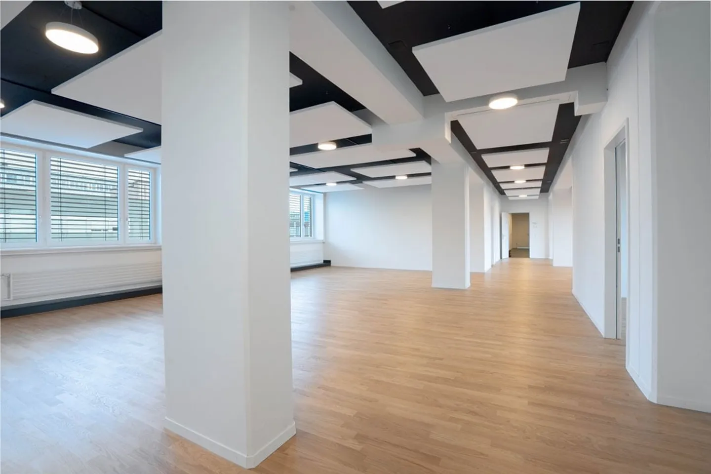 Espace de bureau / commercial dans une zone commerciale et industrielle très fréquentée à Dietlikon - Photo 5 sur 9