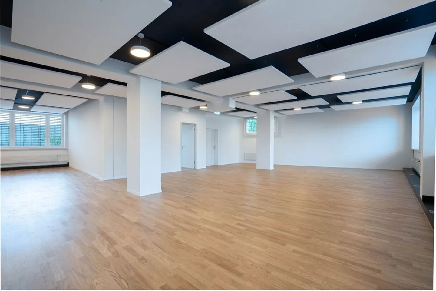 Espace de bureau / commercial dans une zone commerciale et industrielle très fréquentée à Dietlikon - Photo 7 sur 9