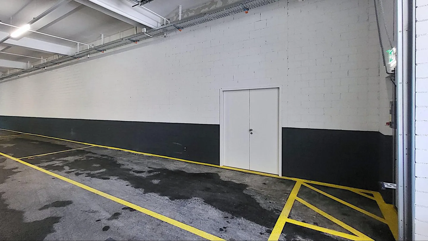 Rare ground floor commercial space for rent in Neuenhof! - Photo 6 of 8