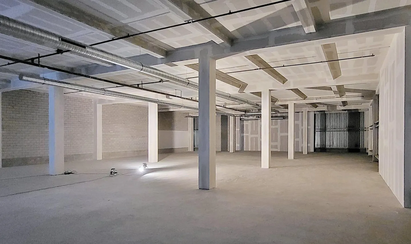 Rare ground floor commercial space for rent in Neuenhof! - Photo 5 of 8