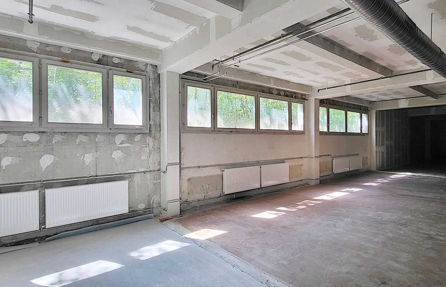 Commercial space on the upper floor with ground floor character! - Photo 4 of 7