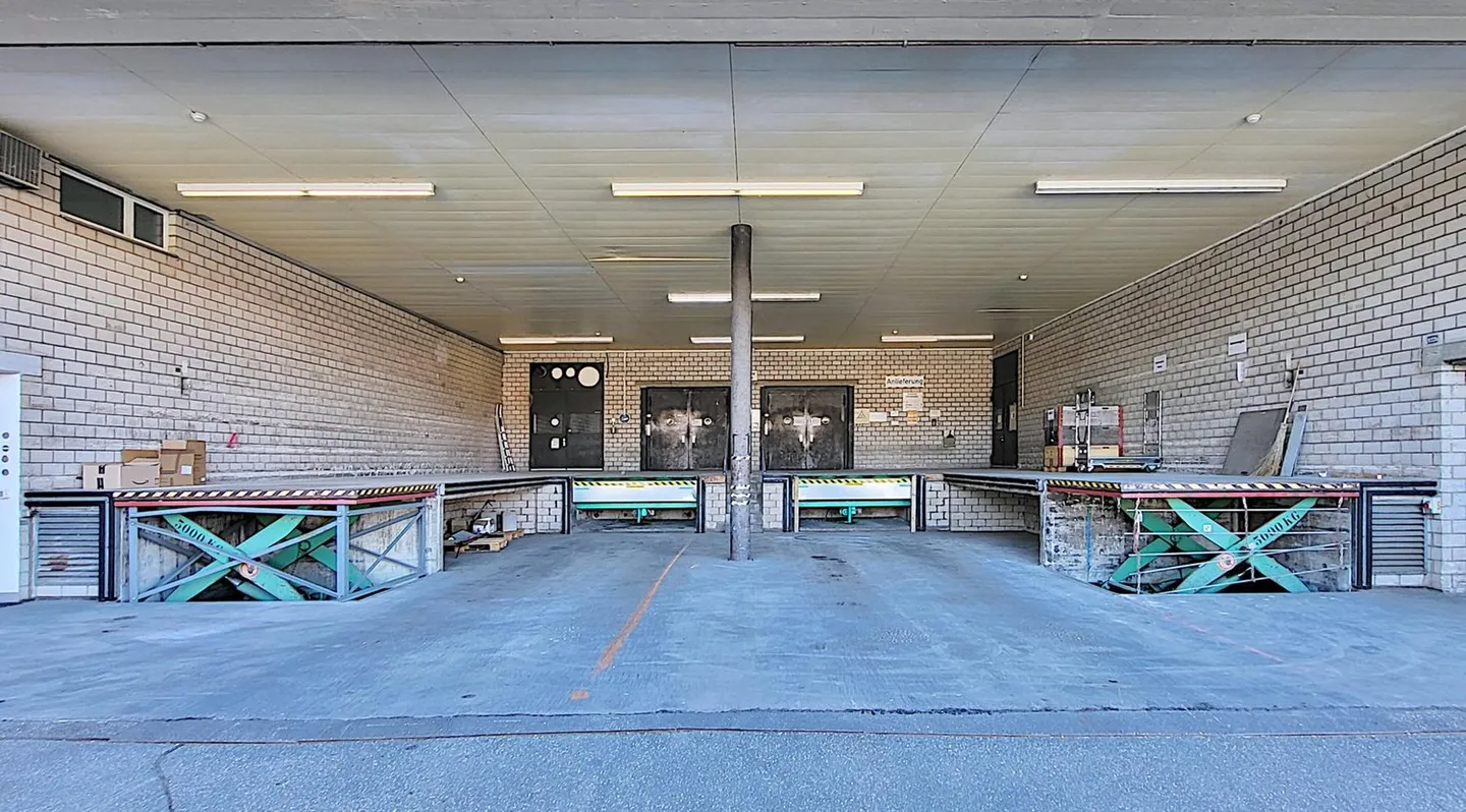 Maintenant aussi des surfaces partielles à partir d'environ 600 m2 - Espaces de stockage à Egg près de Zurich ! - Photo 5 sur 7