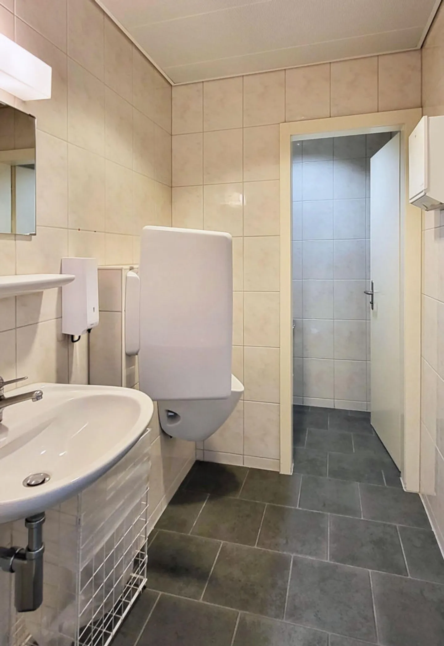55 m² de surface de bureau à Regensdorf! - Photo 6 sur 7