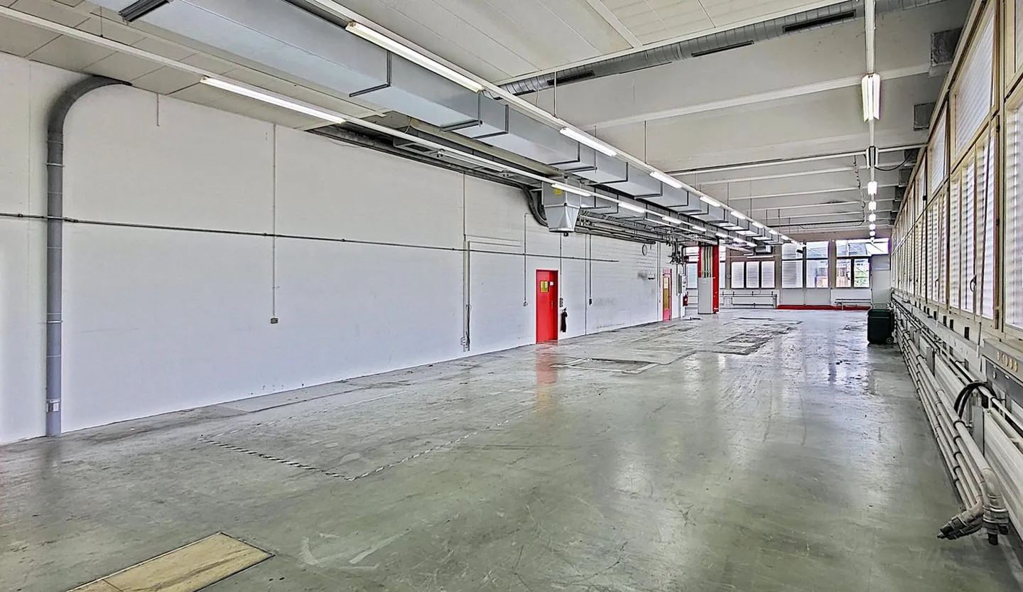 Votre nouveau site de production à Zofingen - environ 2 000 m2 de production avec stockage ! - Photo 4 sur 13