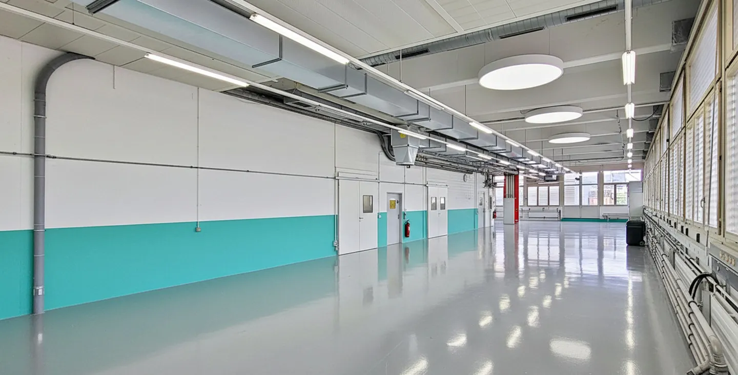 Votre nouveau site de production à Zofingen - près de 3 000 m2 de production, de stockage et de bureau ! - Photo 1 sur 13