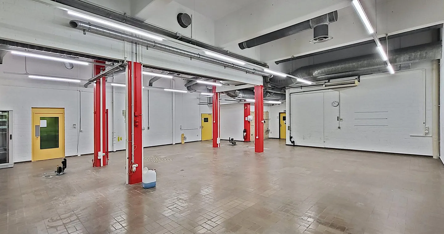 Votre nouveau site de production à Zofingen - près de 3 000 m2 de production, de stockage et de bureau ! - Photo 8 sur 13