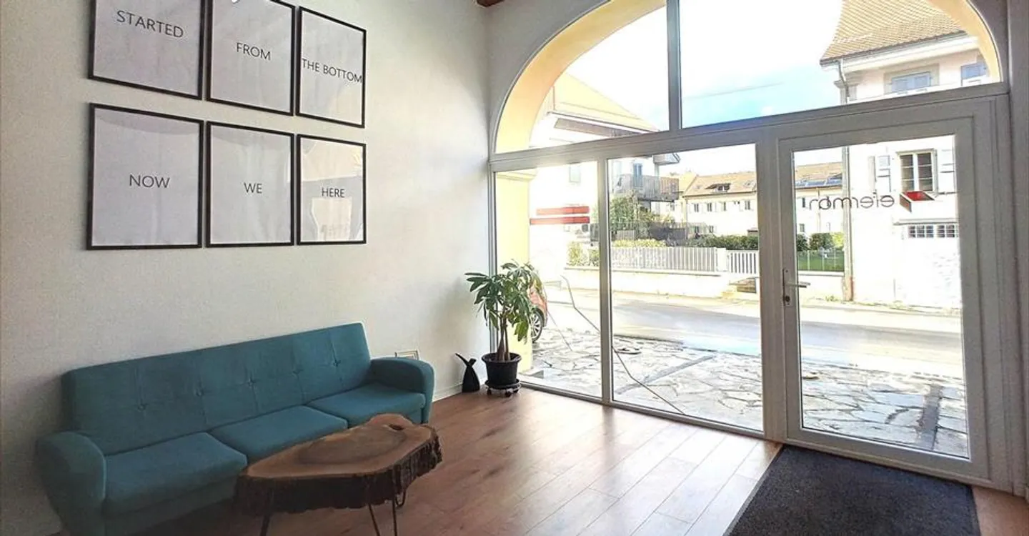 Bureau Commercial Spacieux - Photo 4 sur 13