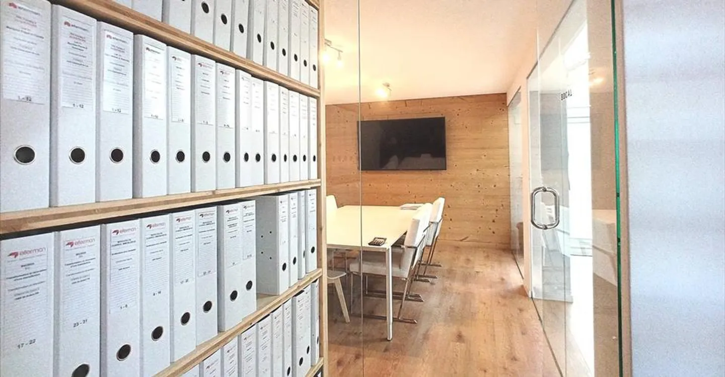 Bureau Commercial Spacieux - Photo 8 sur 13