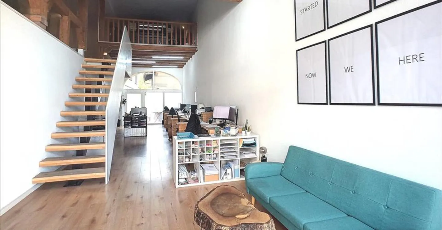 Bureau Commercial Spacieux - Photo 1 sur 13