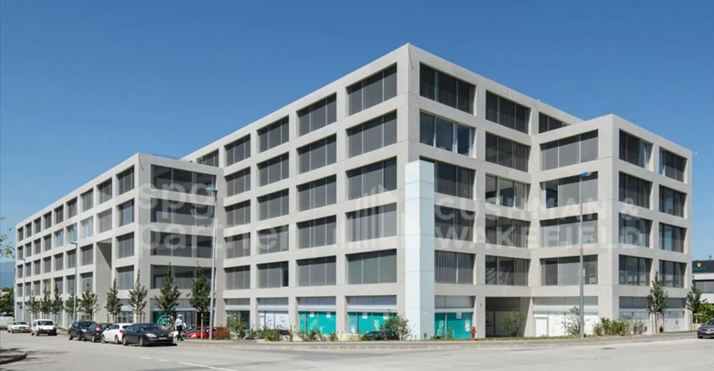 TEMPO - Surfaces high-tech dans bâtiment contemporain certifié BREEAM et MINERGIE - Photo 3 sur 6