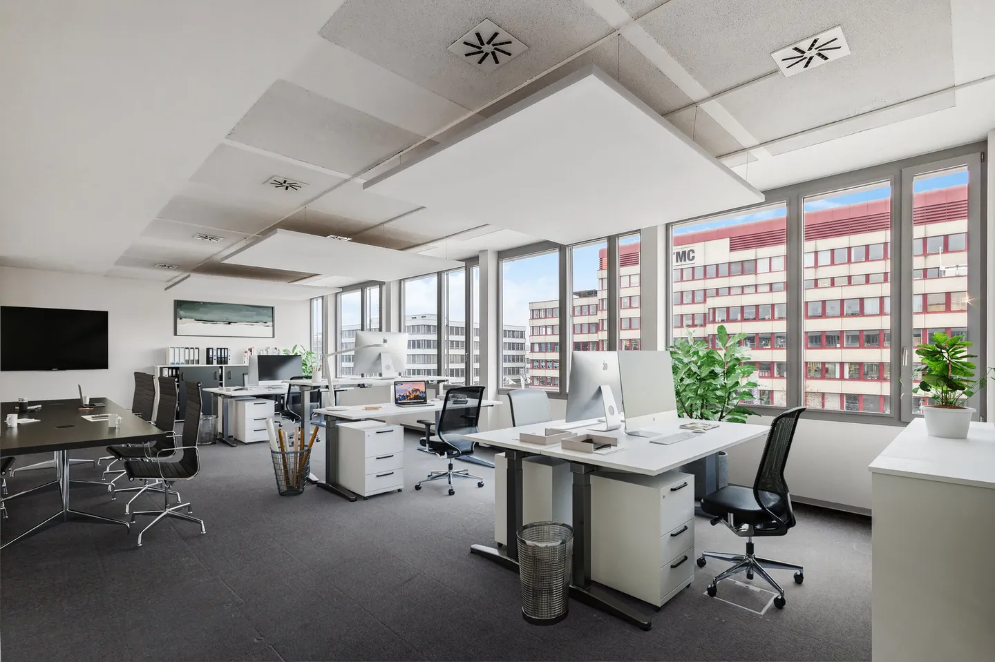 Expanded Office in Trendy Glattpark - Photo 2 of 12