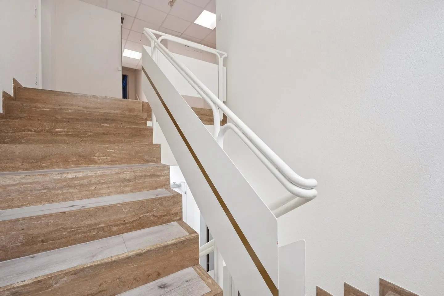 Interesting office on 2 levels (former bank branch) - Photo 9 of 13