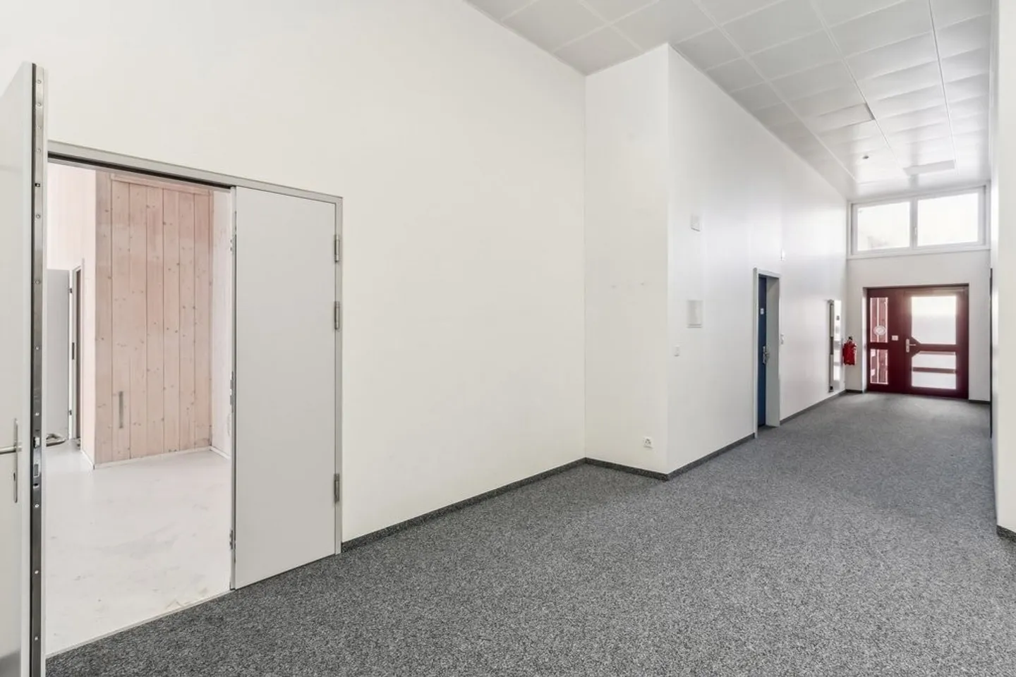 Bureaux et espaces commerciaux dans le centre d'affaires Walke - Photo 3 sur 6