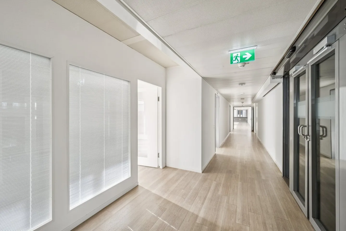 Central. Spacious. Inspiring - Offices in close proximity to the train station - Photo 7 of 13