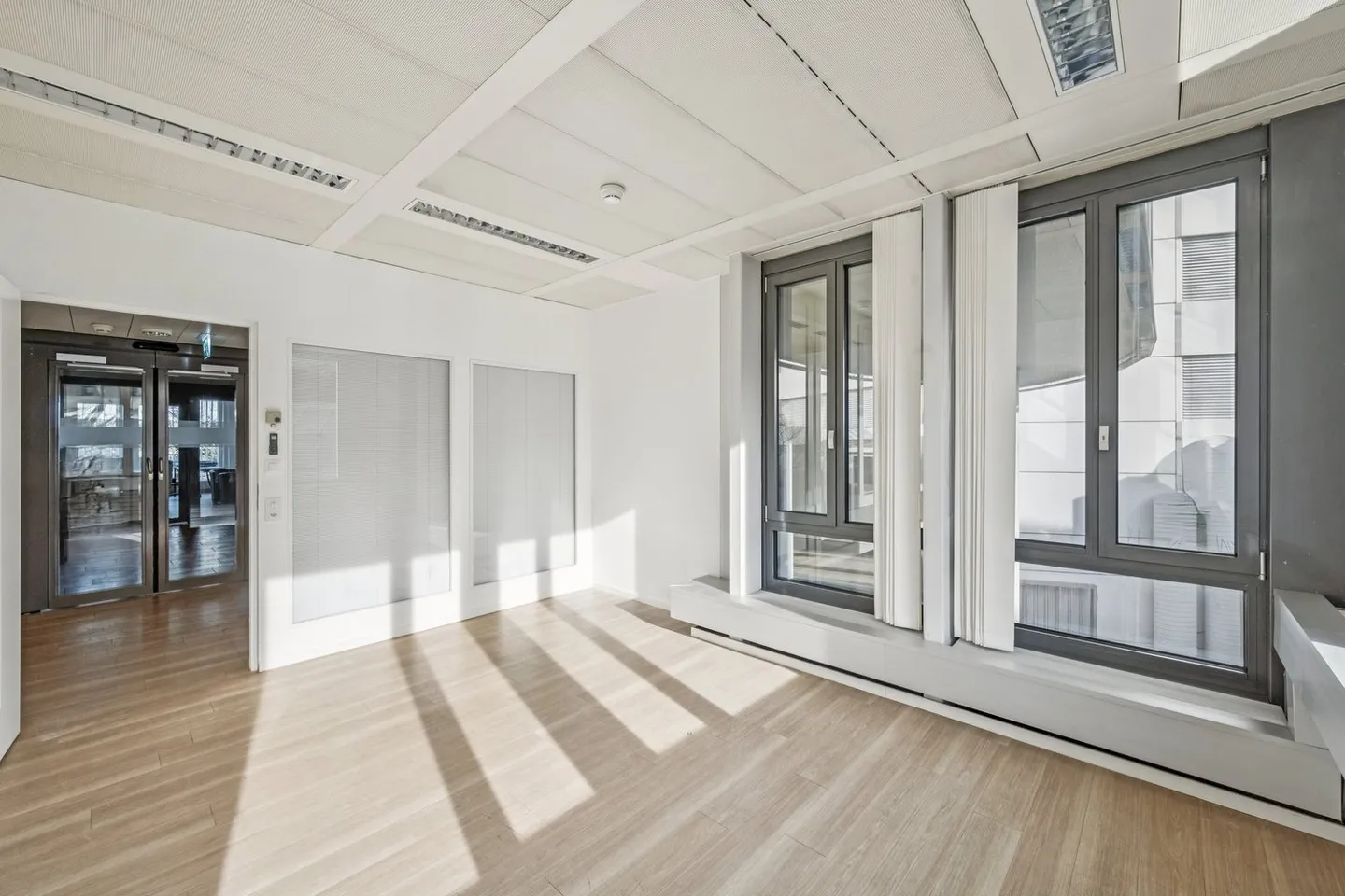 Central. Spacious. Inspiring - Offices in close proximity to the train station - Photo 8 of 13