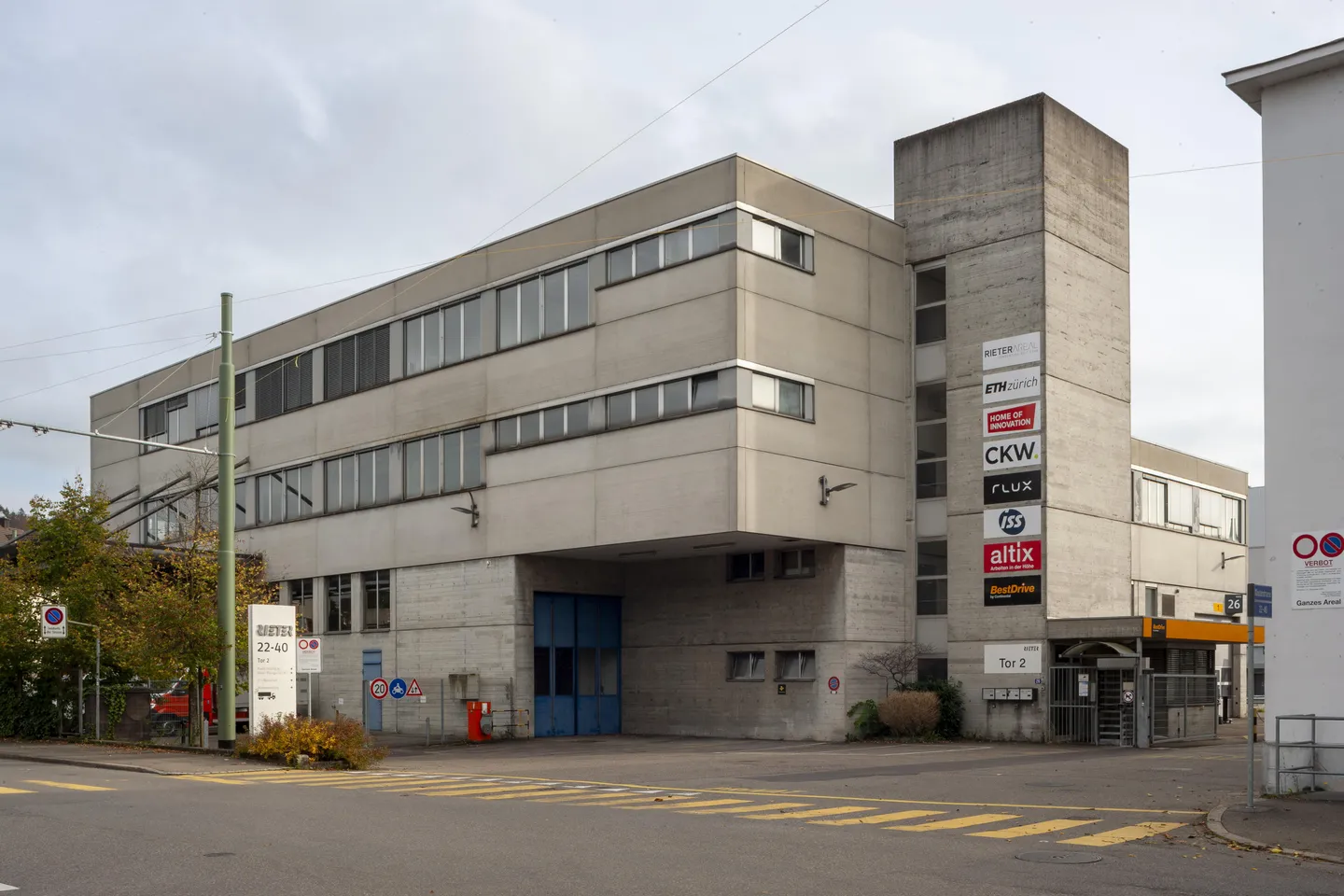 Attractive industrial space with goods lift - Photo 1 of 7