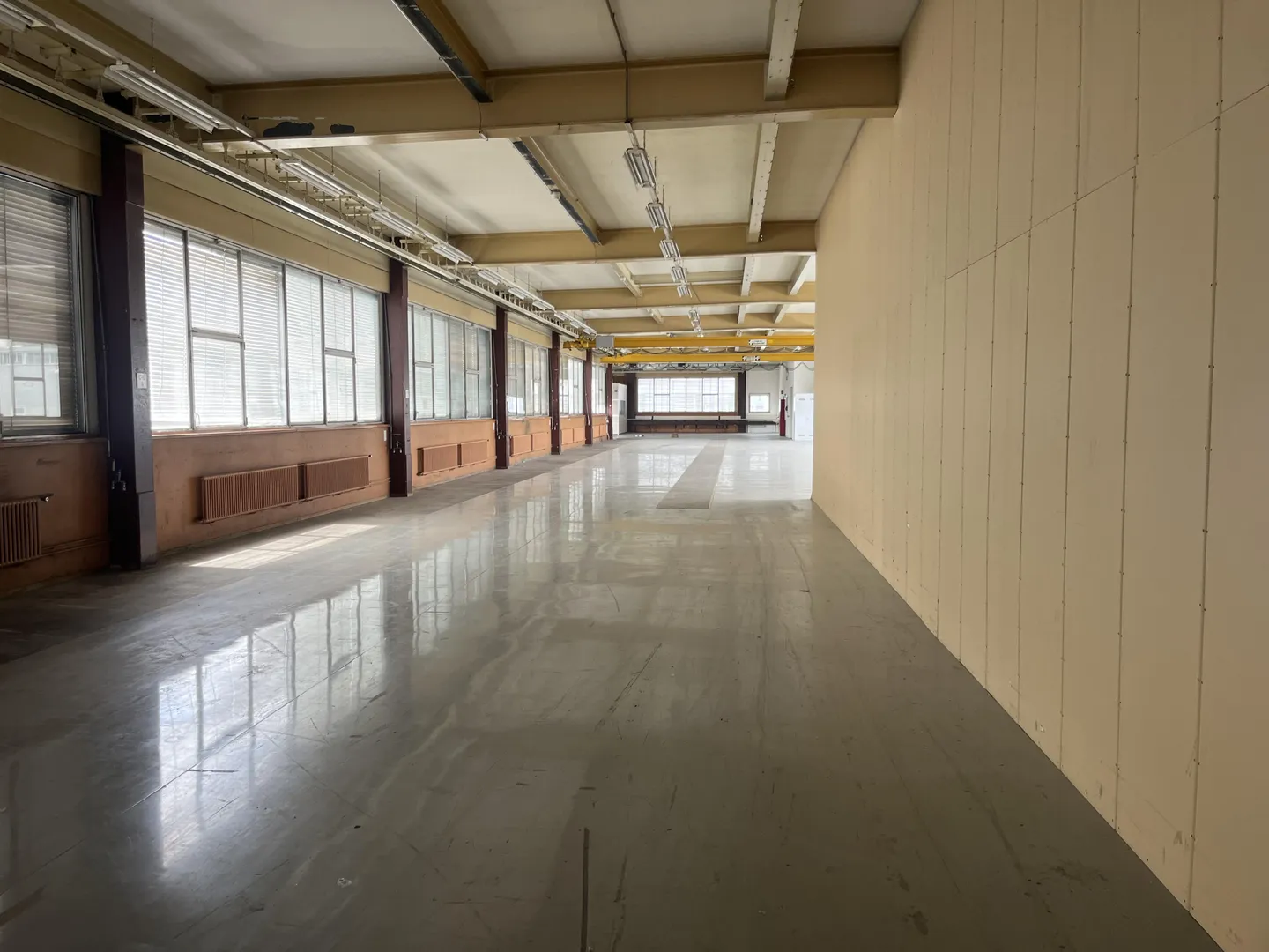 Top industrial space with two freight elevators ideal for logistics & production - Photo 5 of 11