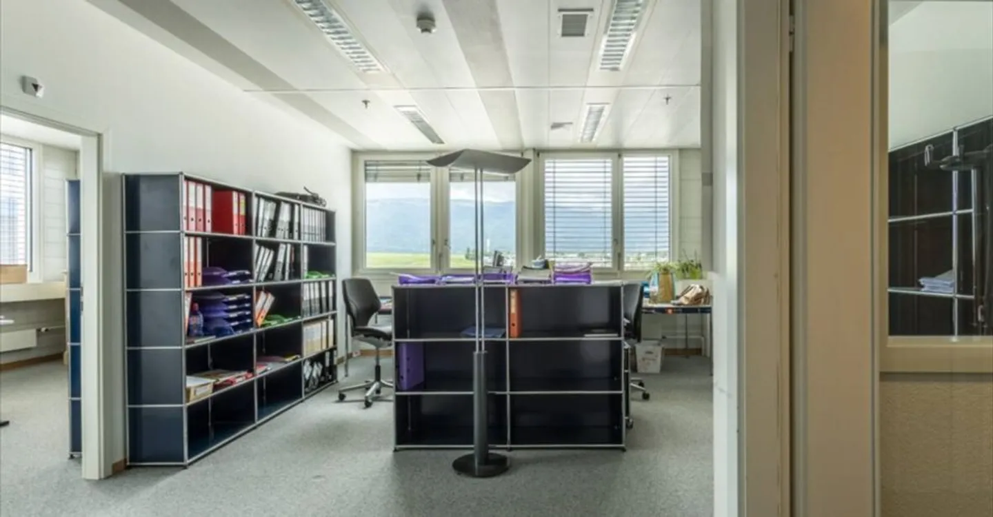 Office 3 rooms - Photo 4 of 6
