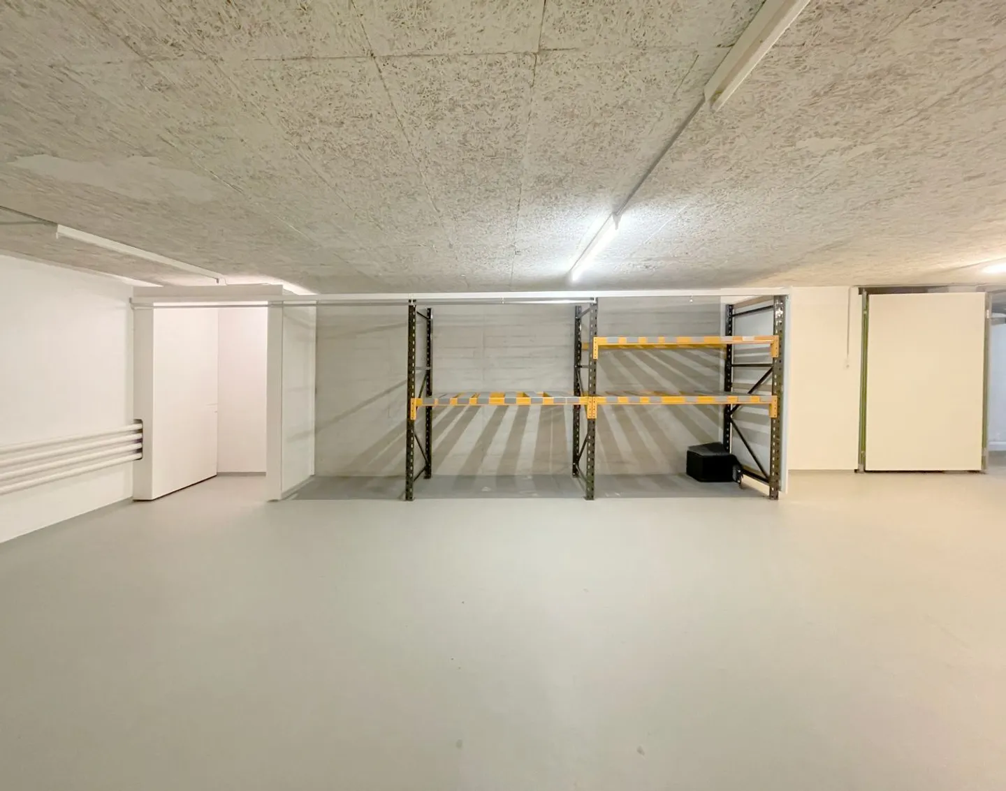 72 m² di spazio di stoccaggio a Regensdorf! - Foto 3 di 5