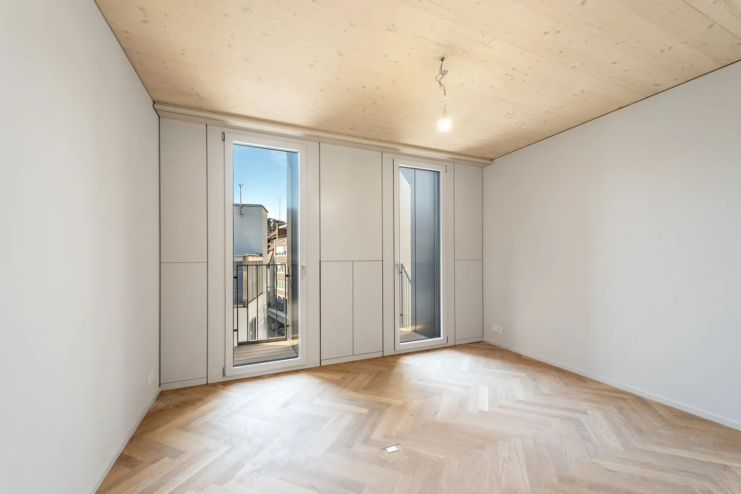 Old Town Flair & New Building Comfort: Your New Practice Rooms - Photo 3 of 8