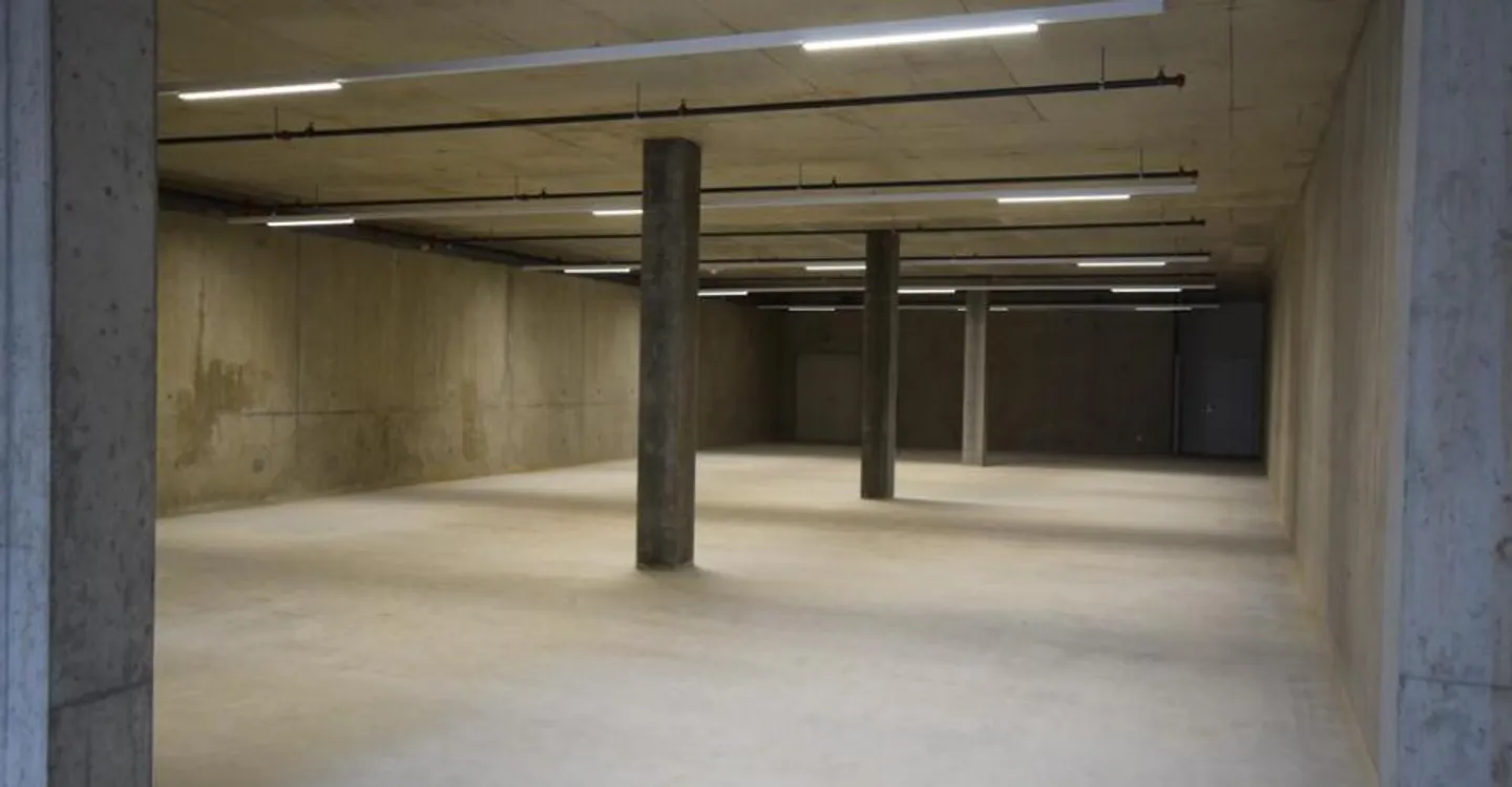 Espace de Stockage Moderne - Photo 4 sur 8