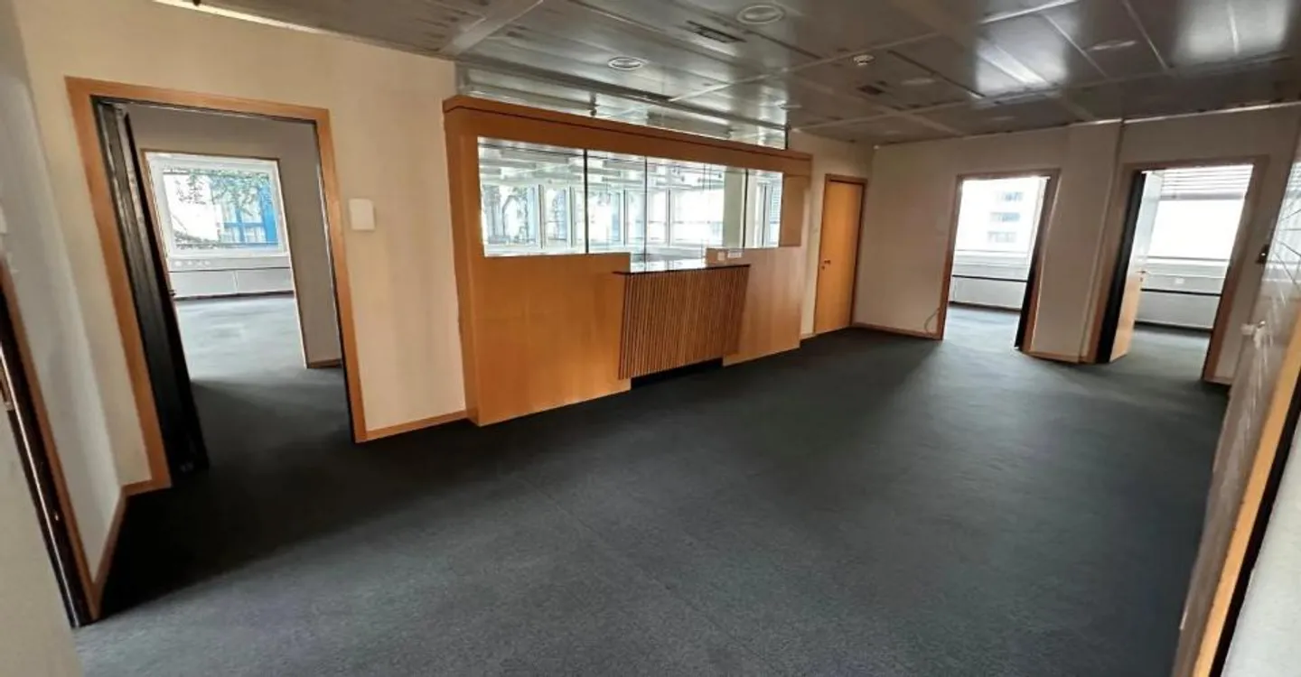 Bureau spacieux à Sion - Photo 8 sur 11