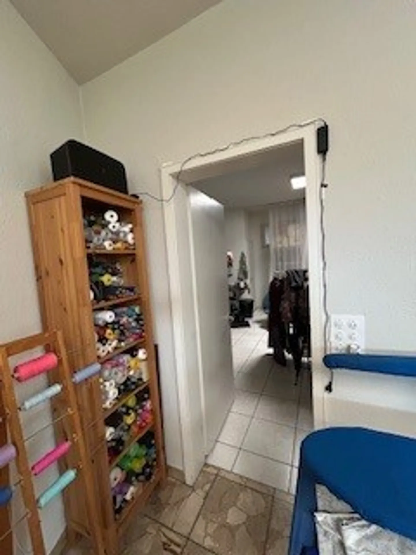 Commercial space with generous layout - Photo 8 of 11