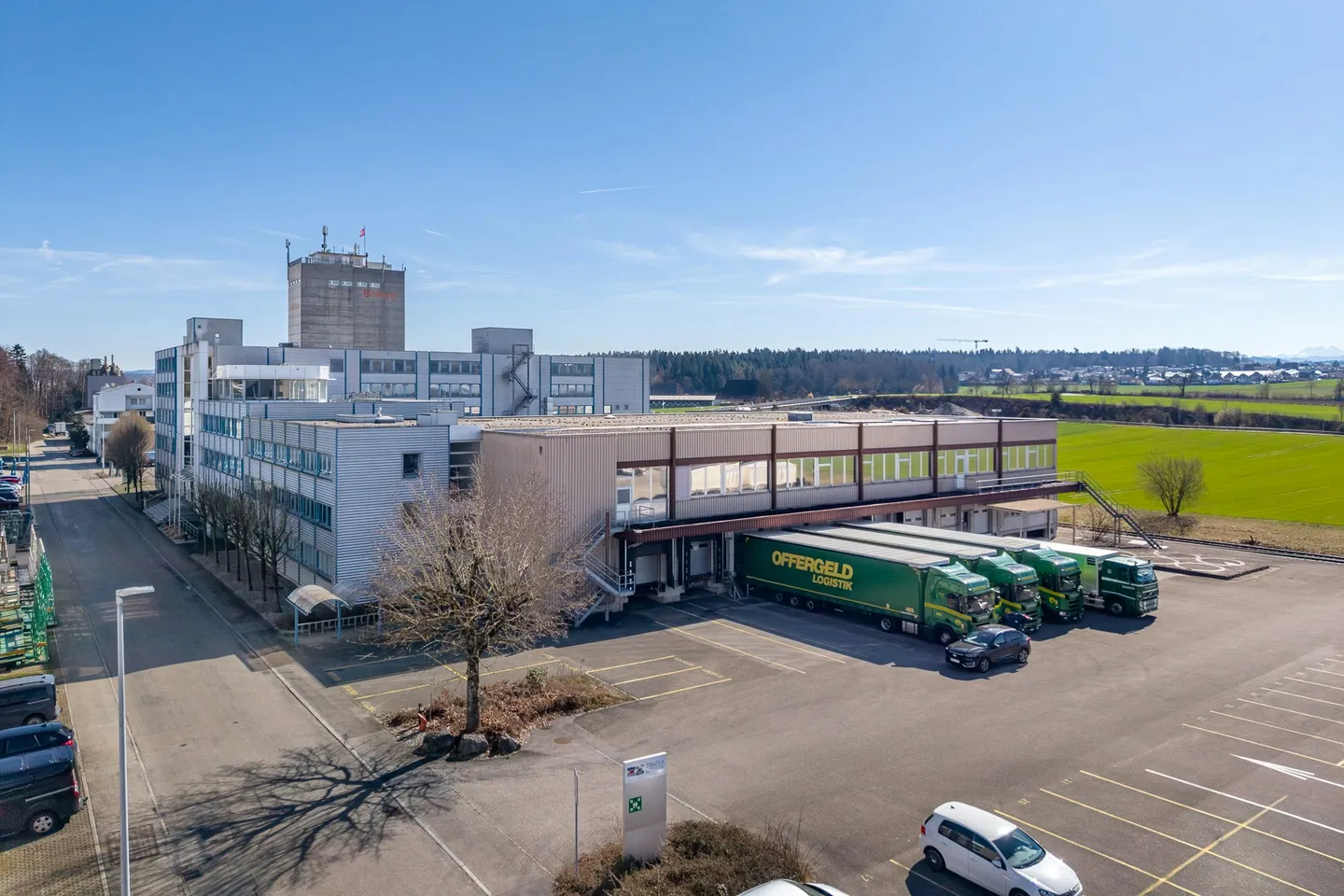 Jusqu'à 20 000 m2 d'espaces de stockage et de logistique attractifs - disponibles à partir de 2028 à Bützberg - Photo 3 sur 13