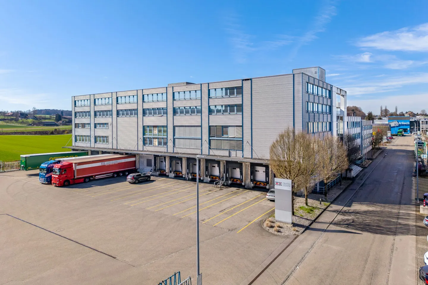 Jusqu'à 20 000 m2 d'espaces de stockage et de logistique attractifs - disponibles à partir de 2028 à Bützberg - Photo 6 sur 13