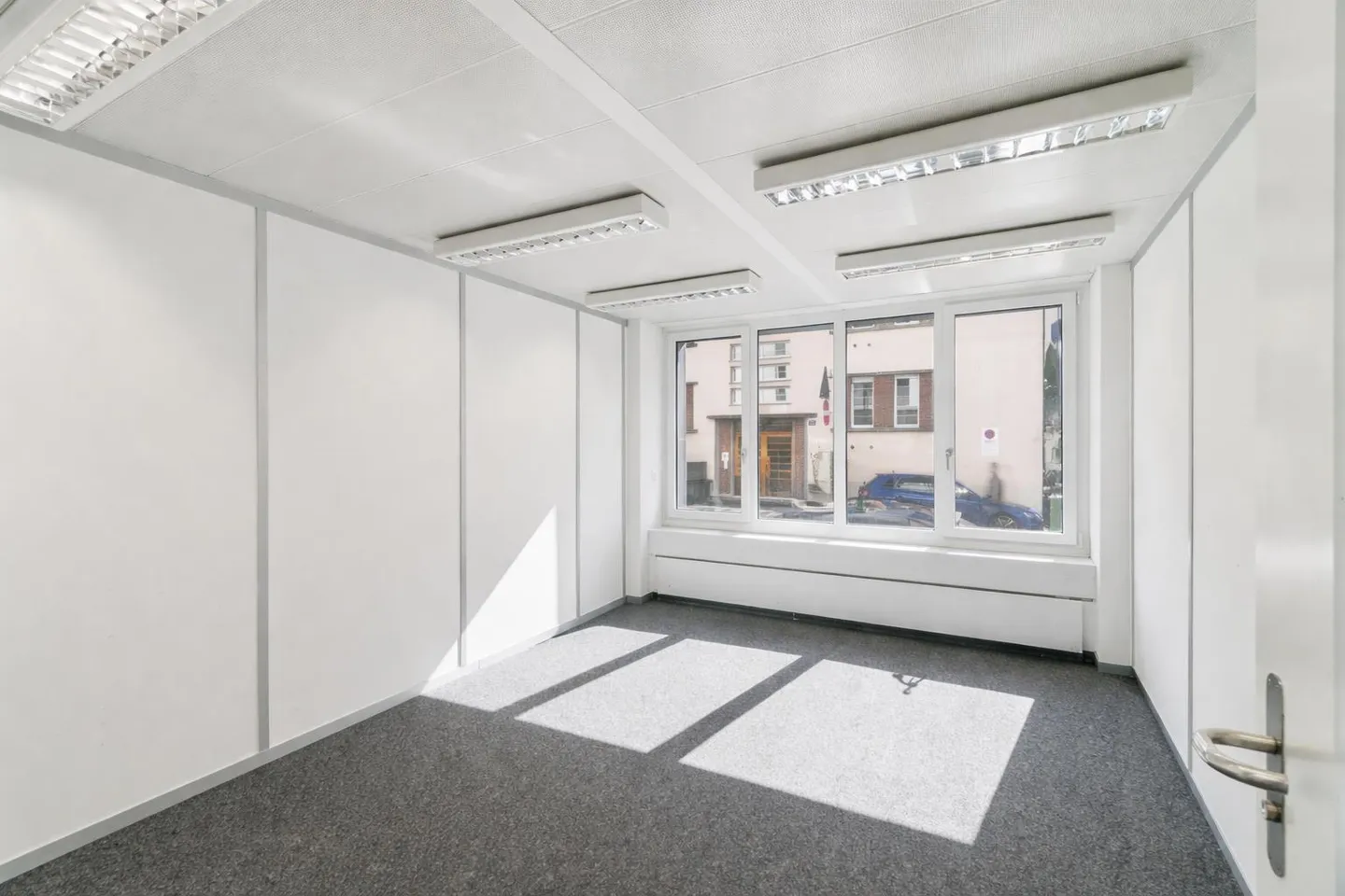 Espace de bureau de 420 m² près du lac ! - Photo 5 sur 13