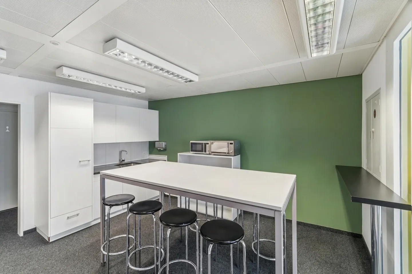 Espace de bureau de 420 m² près du lac ! - Photo 7 sur 13