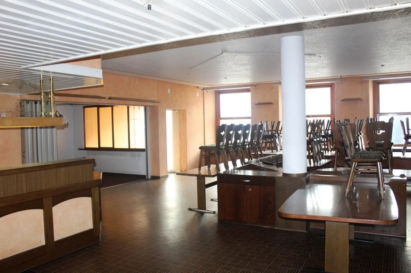 Restaurant for interim use until 31.12.2027 - Photo 4 of 9