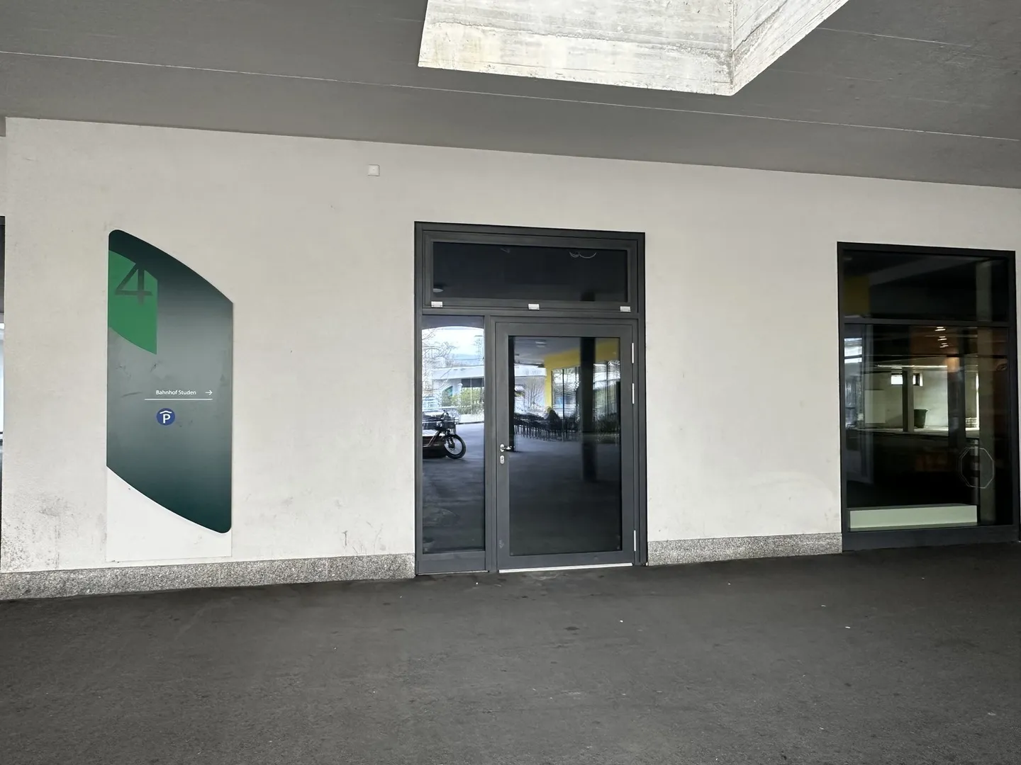 Attraktive Gewerbeflächen im lebendigen Zentrum von Studen BE  ideale Lage für Ihren Geschäftserfolg - Photo 4 sur 6