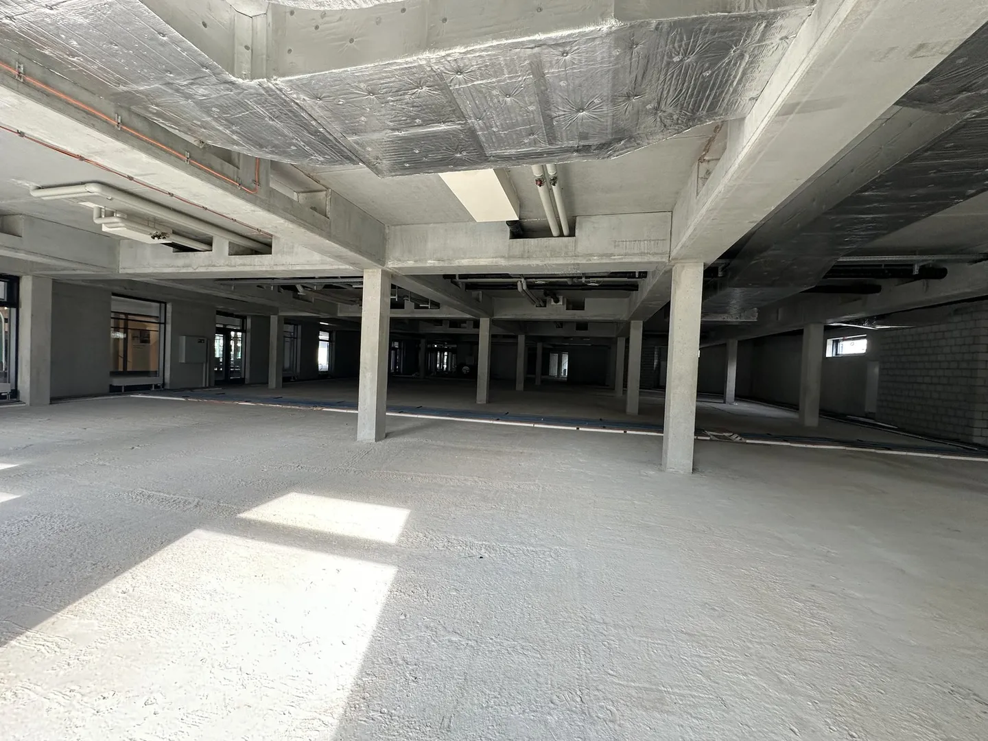 Attraktive Gewerbeflächen im lebendigen Zentrum von Studen BE  ideale Lage für Ihren Geschäftserfolg - Photo 5 sur 6