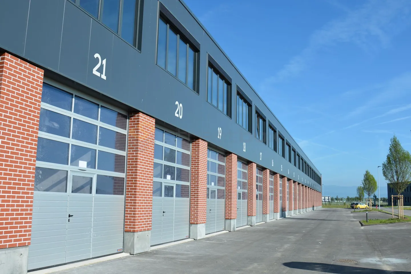 Espace Commercial Polyvalent - Photo 2 sur 2