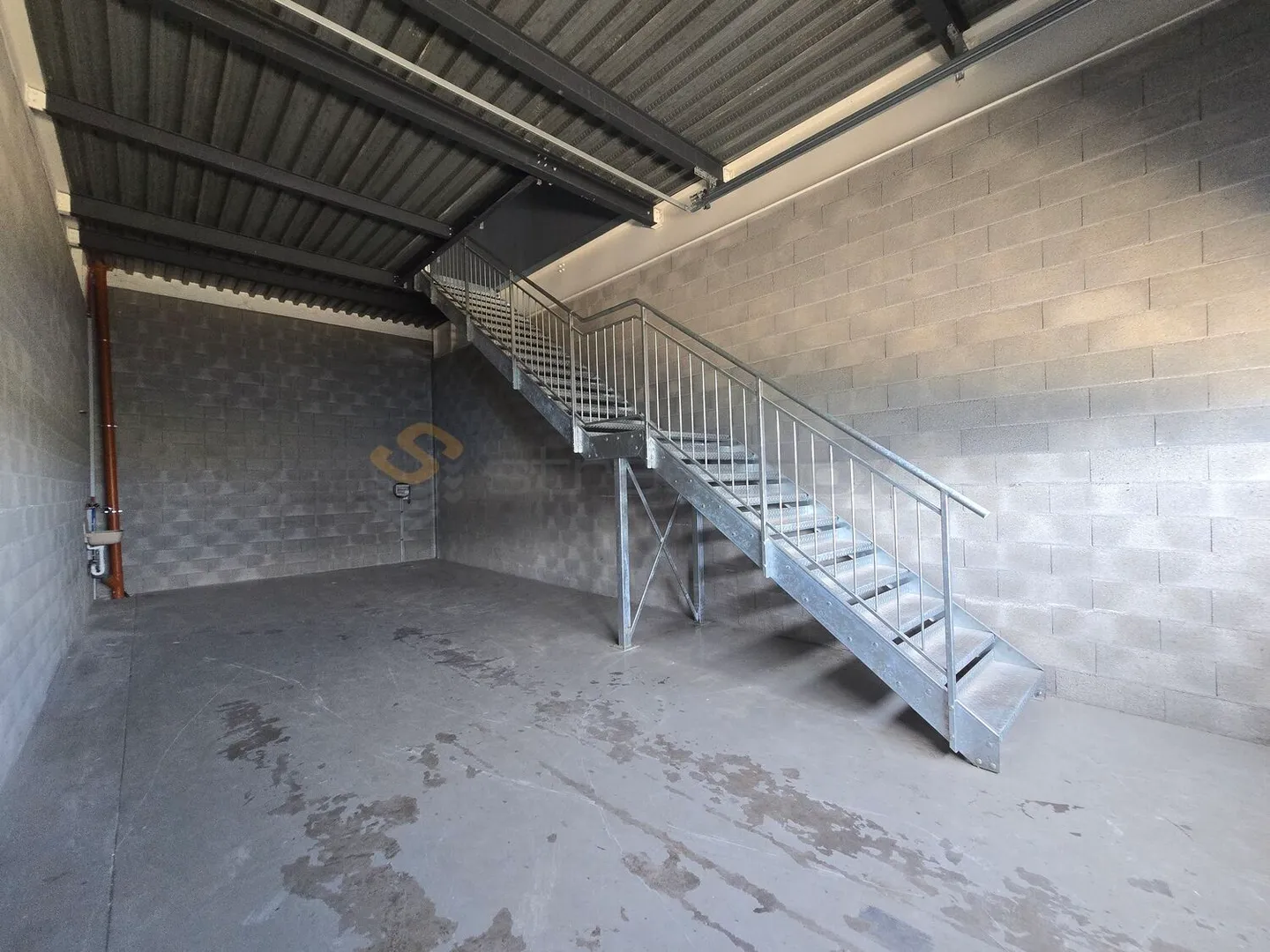 Espace Commercial Polyvalent - Photo 1 sur 2