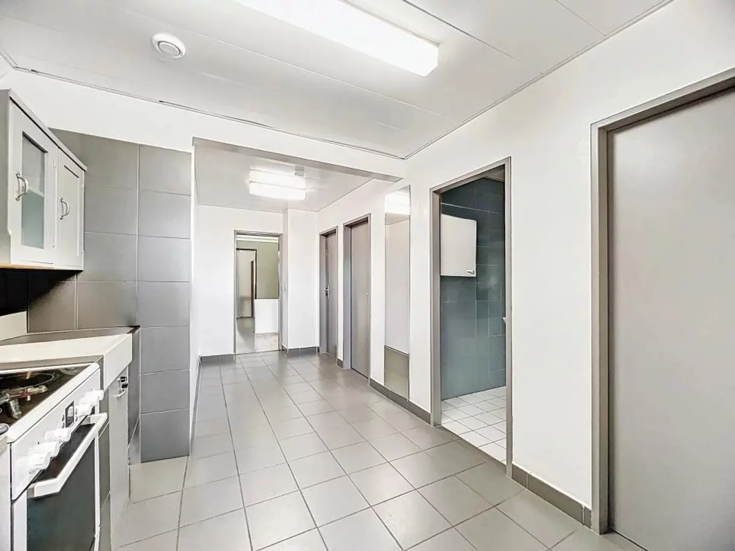 Spacious Offices in the Heart of Satigny - Photo 8 of 12