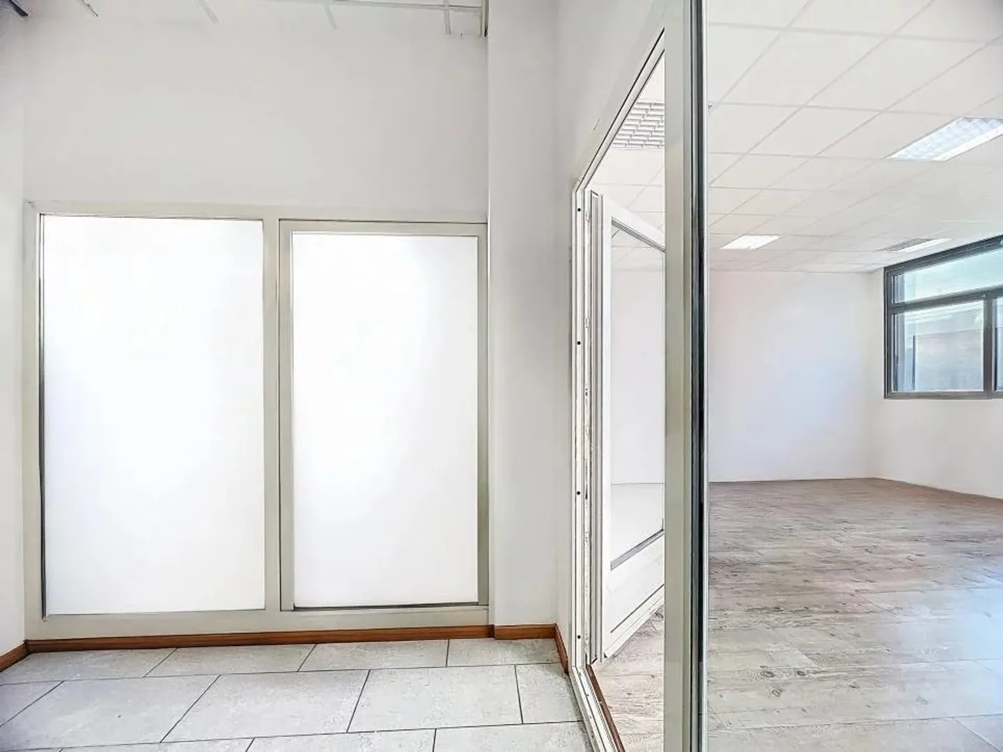 Spacious Offices in the Heart of Satigny - Photo 6 of 12