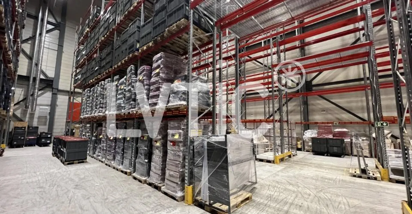 Dépôt Logistique Spacieux à Meyrin - Photo 3 sur 11