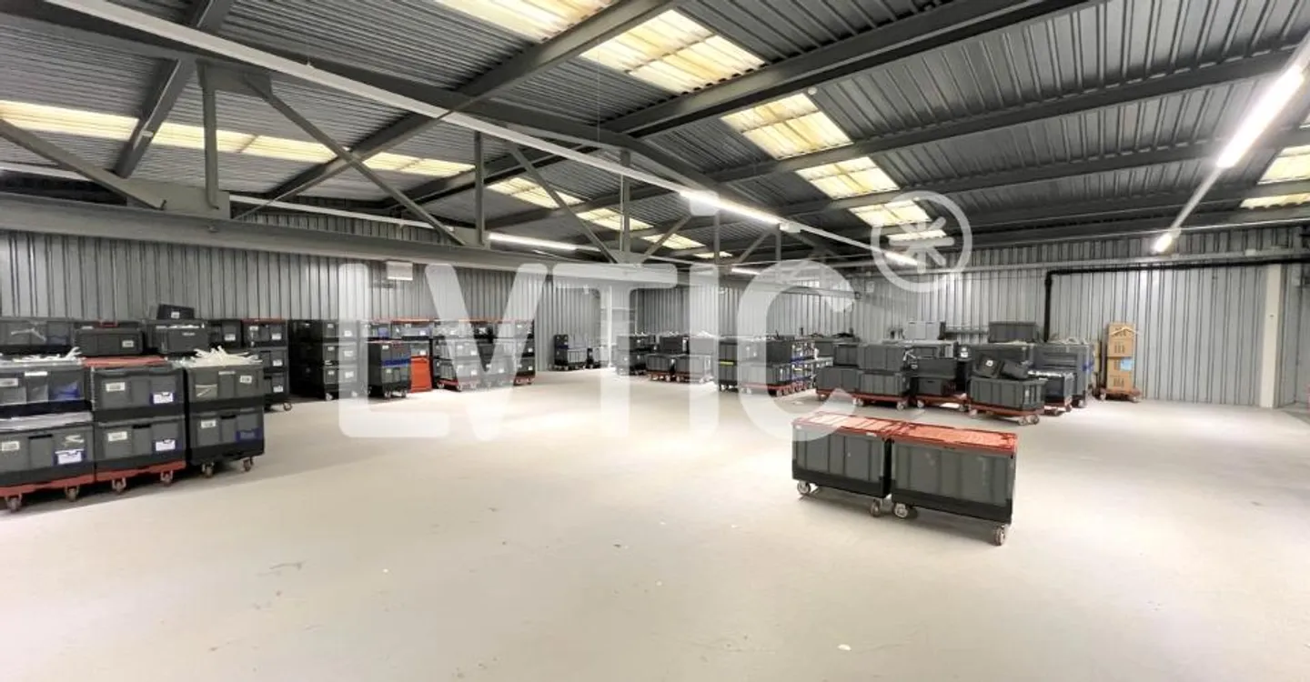 Dépôt Logistique Spacieux à Meyrin - Photo 5 sur 11